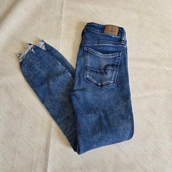 American Eagle Hi-rise jegging crop jeans womans size 2 next level stretch - Picture 2 of 7
